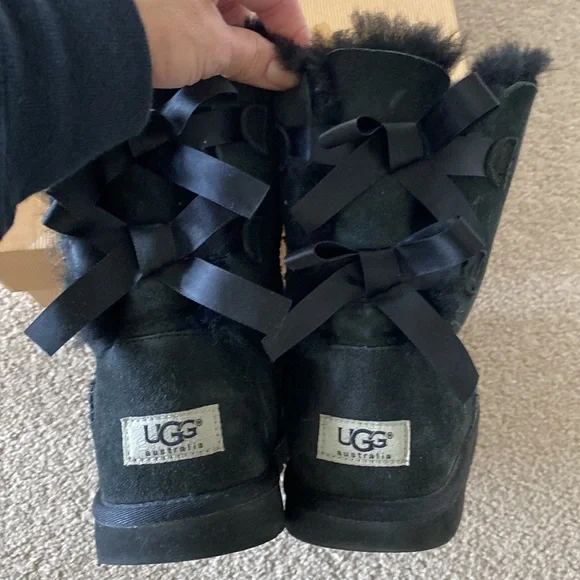“Ugg Australia” K Bailey Bow, black boot; size6 - Picture 7 of 16